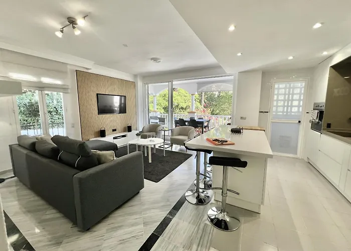 10 - A A 400m De La Mer, Quartier De Nagueles Марбелья