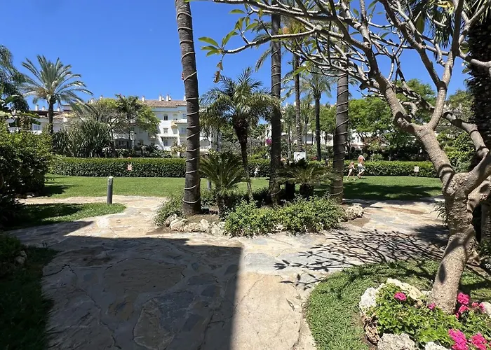 10 - A A 400m De La Mer, Quartier De Nagueles *