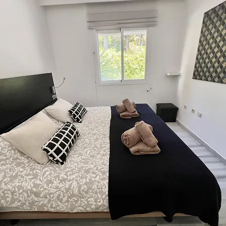 10 - A A 400m De La Mer, Quartier De Nagueles Марбелья