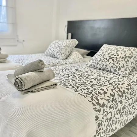 10 - A A 400m De La Mer, Quartier De Nagueles *